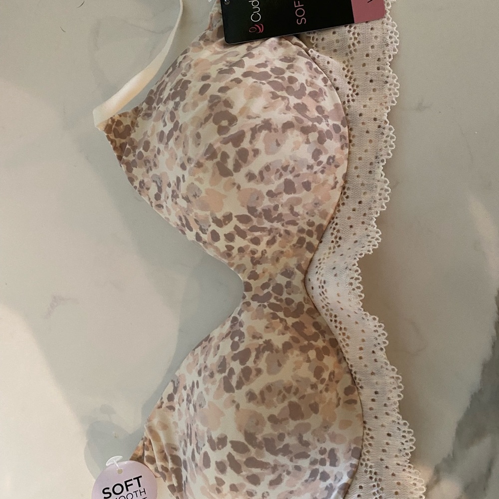 CuddlDuds Softwear smooth wire-free bra medium size ( 34 B )